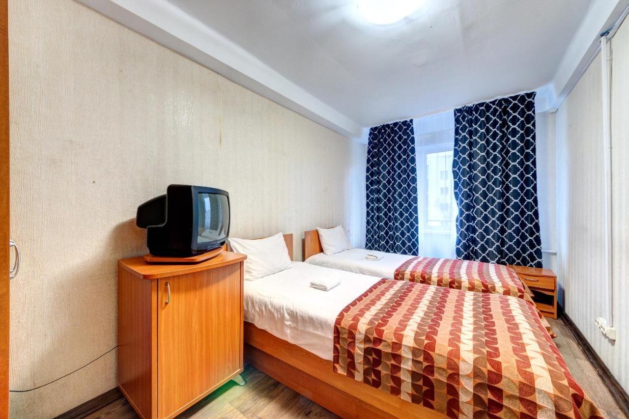 Holosiyvsky Hotel Kiev Exterior foto