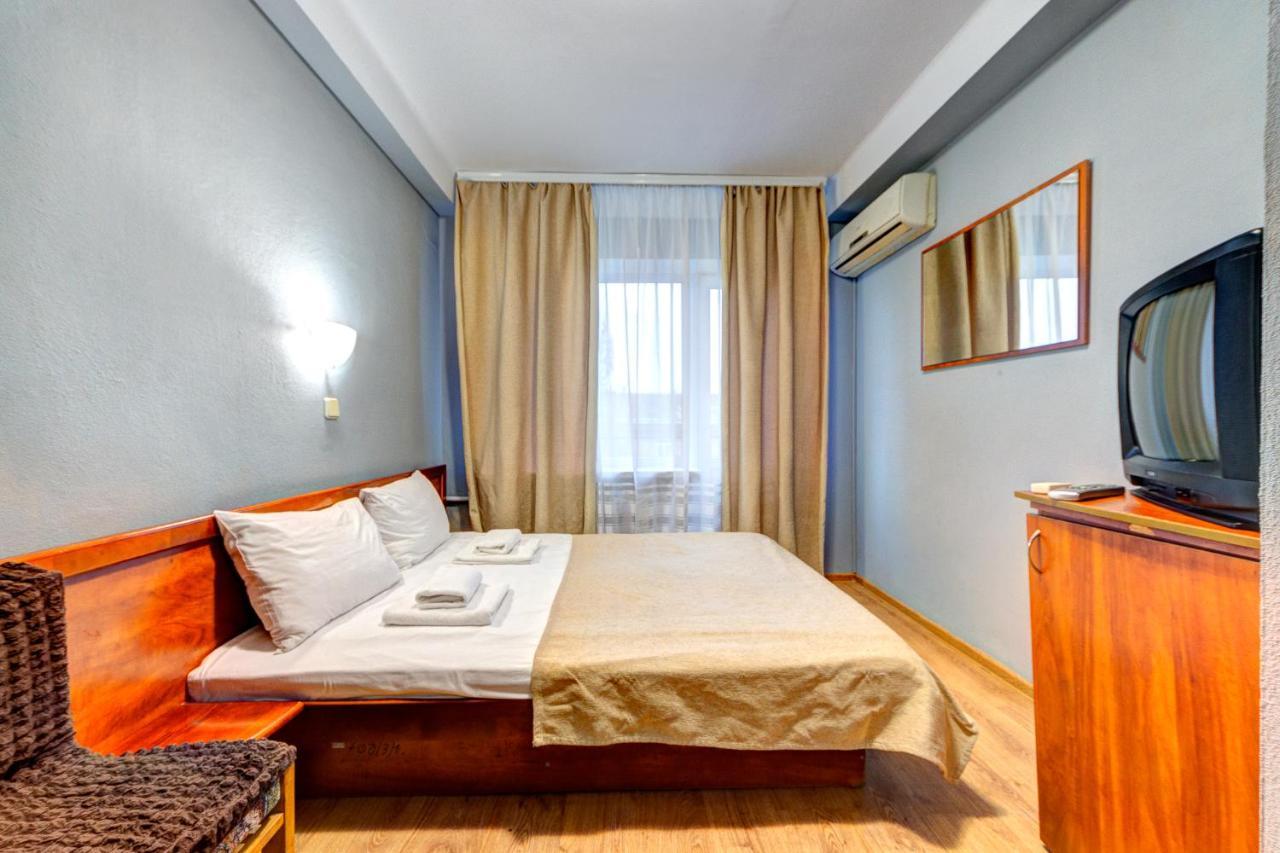 Holosiyvsky Hotel Kiev Exterior foto