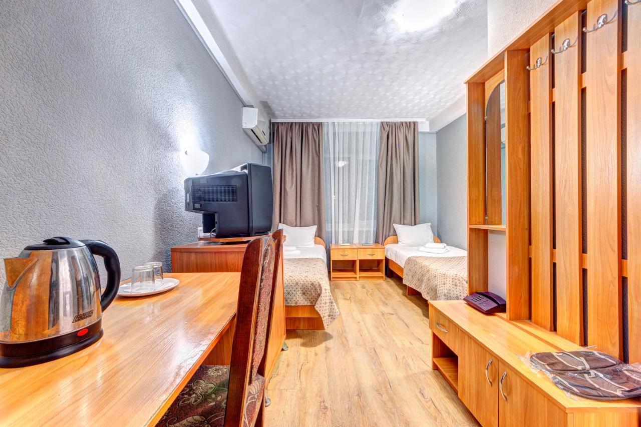 Holosiyvsky Hotel Kiev Exterior foto